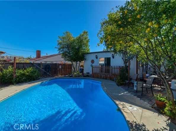 9906 Wealtha Avenue, Sun Valley (los Angeles) CA 91352