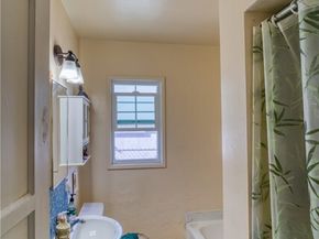 9906 Wealtha Avenue, Sun Valley (los Angeles) CA 91352