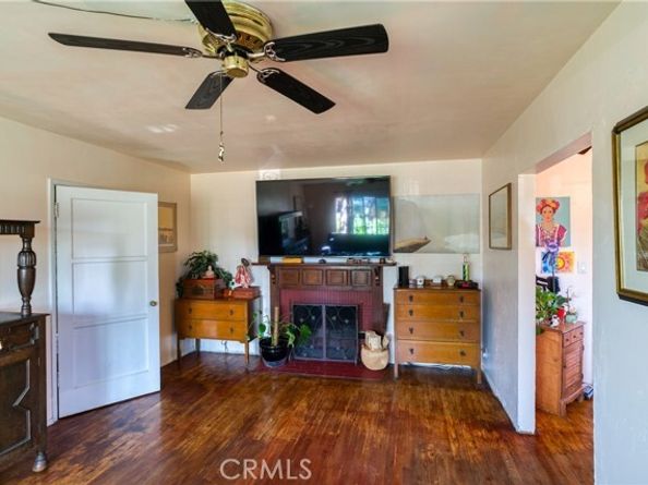 9906 Wealtha Avenue, Sun Valley (los Angeles) CA 91352