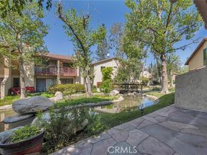 21551 Burbank # 114 Boulevard, Woodland Hills (los Angeles) CA 91367