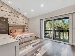 21551 Burbank # 114 Boulevard, Woodland Hills (los Angeles) CA 91367