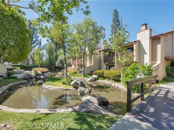 21551 Burbank # 114 Boulevard, Woodland Hills (los Angeles) CA 91367