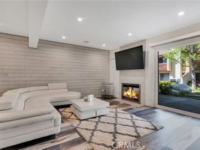 21551 Burbank # 114 Boulevard, Woodland Hills (los Angeles) CA 91367