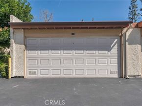 21551 Burbank # 114 Boulevard, Woodland Hills (los Angeles) CA 91367