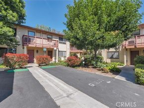 21551 Burbank # 114 Boulevard, Woodland Hills (los Angeles) CA 91367