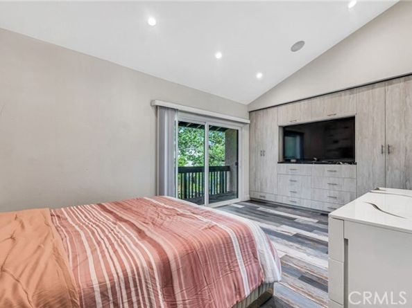 21551 Burbank # 114 Boulevard, Woodland Hills (los Angeles) CA 91367