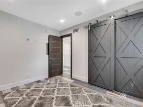 21551 Burbank # 114 Boulevard, Woodland Hills (los Angeles) CA 91367