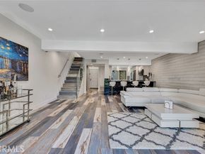 21551 Burbank # 114 Boulevard, Woodland Hills (los Angeles) CA 91367