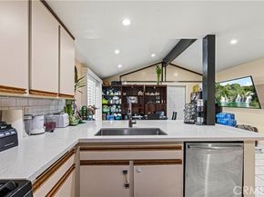 9689 Kewen Avenue, Pacoima (los Angeles) CA 91331