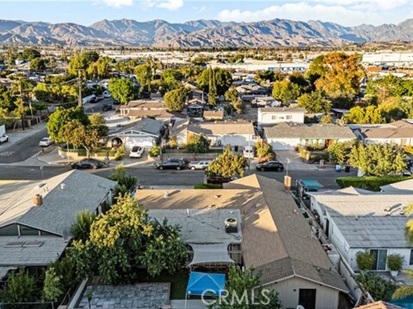 9689 Kewen Avenue, Pacoima (los Angeles) CA 91331