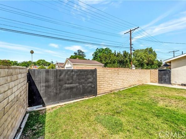7101 Fallbrook Avenue, West Hills (los Angeles) CA 91307