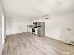 7101 Fallbrook Avenue, West Hills (los Angeles) CA 91307
