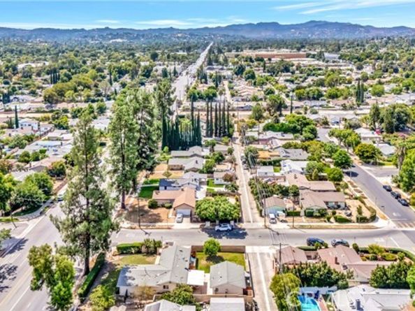 7101 Fallbrook Avenue, West Hills (los Angeles) CA 91307