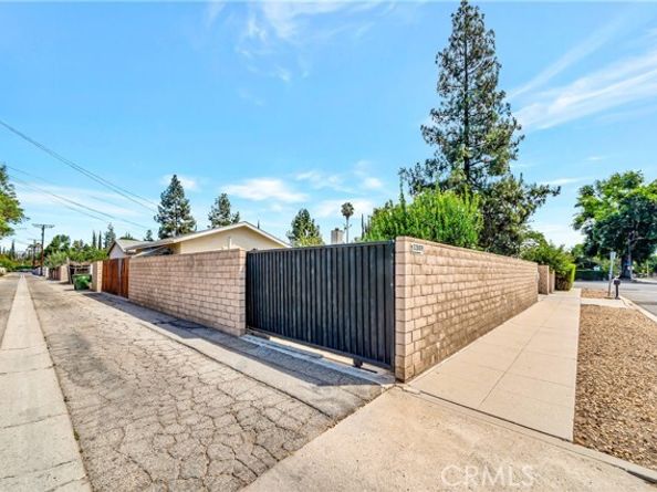 7101 Fallbrook Avenue, West Hills (los Angeles) CA 91307