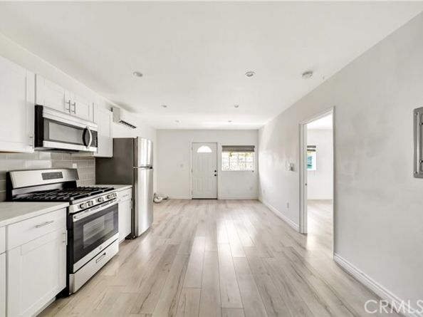 7101 Fallbrook Avenue, West Hills (los Angeles) CA 91307