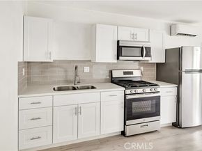 7101 Fallbrook Avenue, West Hills (los Angeles) CA 91307