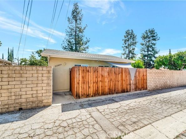 7101 Fallbrook Avenue, West Hills (los Angeles) CA 91307