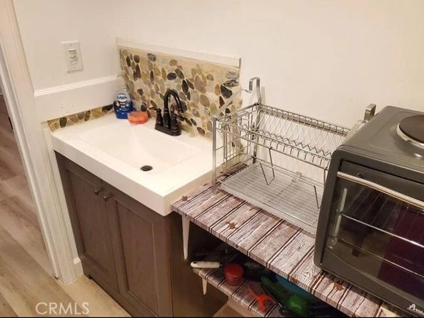 7101 Fallbrook Avenue, West Hills (los Angeles) CA 91307