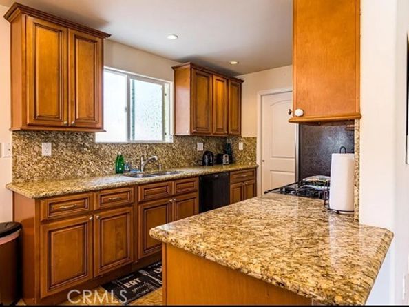 7101 Fallbrook Avenue, West Hills (los Angeles) CA 91307