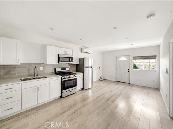 7101 Fallbrook Avenue, West Hills (los Angeles) CA 91307