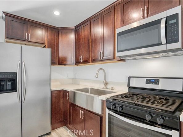 8438 Wystone Avenue, Northridge (los Angeles) CA 91324