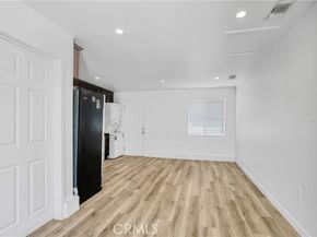 8438 Wystone Avenue, Northridge (los Angeles) CA 91324