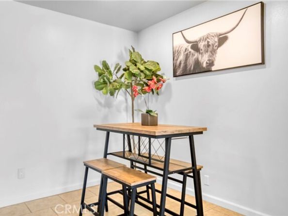 8438 Wystone Avenue, Northridge (los Angeles) CA 91324