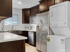 8438 Wystone Avenue, Northridge (los Angeles) CA 91324
