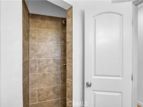 8438 Wystone Avenue, Northridge (los Angeles) CA 91324