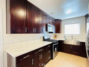8438 Wystone Avenue, Northridge (los Angeles) CA 91324