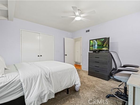 17955 Archwood Street, Reseda (los Angeles) CA 91335