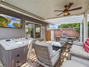 17955 Archwood Street, Reseda (los Angeles) CA 91335