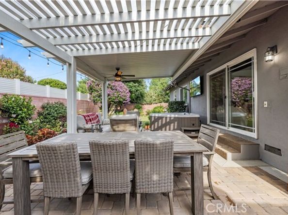17955 Archwood Street, Reseda (los Angeles) CA 91335