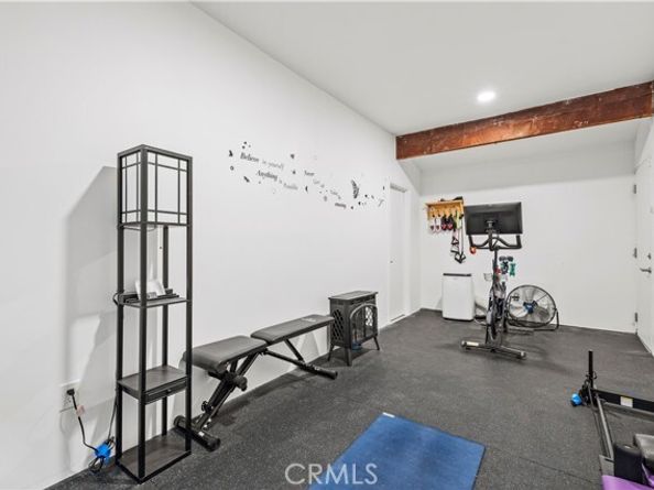 17955 Archwood Street, Reseda (los Angeles) CA 91335
