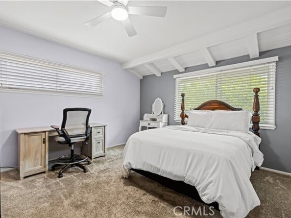 17955 Archwood Street, Reseda (los Angeles) CA 91335