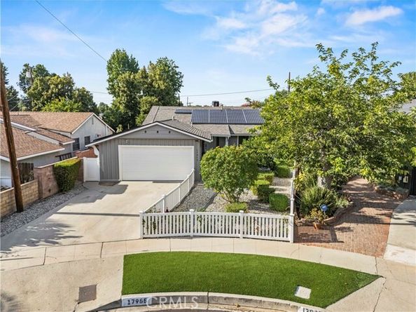 17955 Archwood Street, Reseda (los Angeles) CA 91335