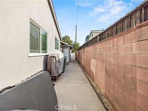 17955 Archwood Street, Reseda (los Angeles) CA 91335