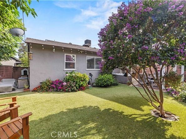 17955 Archwood Street, Reseda (los Angeles) CA 91335