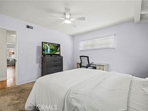 17955 Archwood Street, Reseda (los Angeles) CA 91335