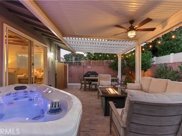 17955 Archwood Street, Reseda (los Angeles) CA 91335