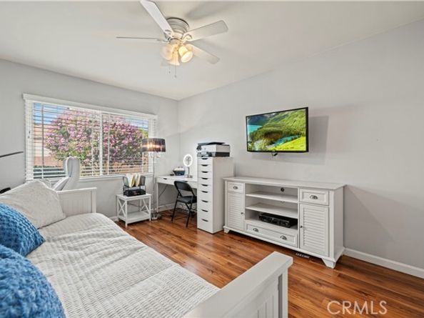 17955 Archwood Street, Reseda (los Angeles) CA 91335