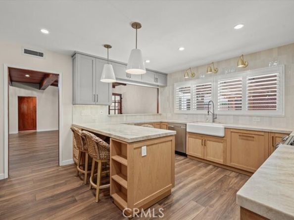 6255 Matilija Avenue, Los Angeles CA 91401