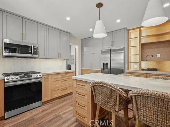 6255 Matilija Avenue, Los Angeles CA 91401