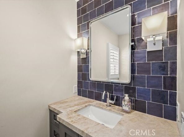 6255 Matilija Avenue, Los Angeles CA 91401
