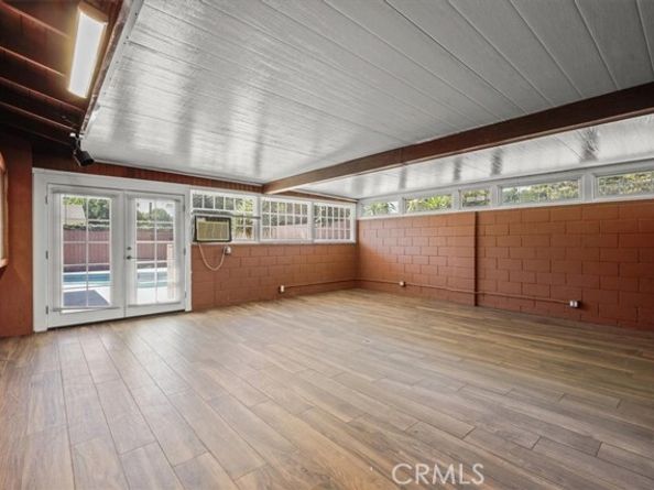 6255 Matilija Avenue, Los Angeles CA 91401