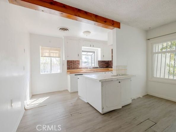 11779 Dronfield Avenue, Pacoima (los Angeles) CA 91331