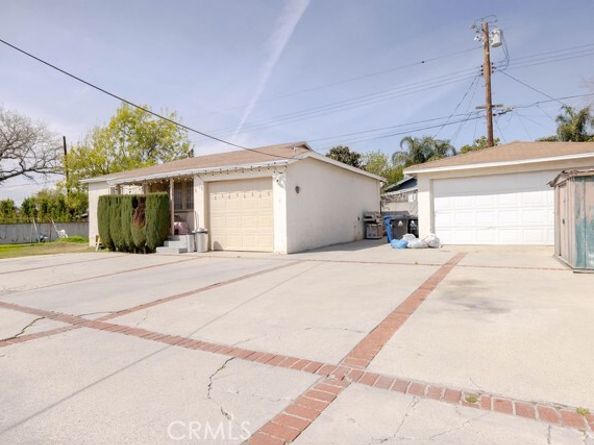 11779 Dronfield Avenue, Pacoima (los Angeles) CA 91331