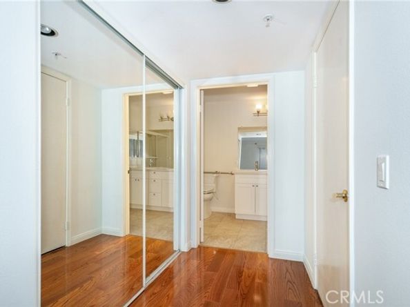 17735 Kinzie Street 112, Northridge (los Angeles) CA 91325