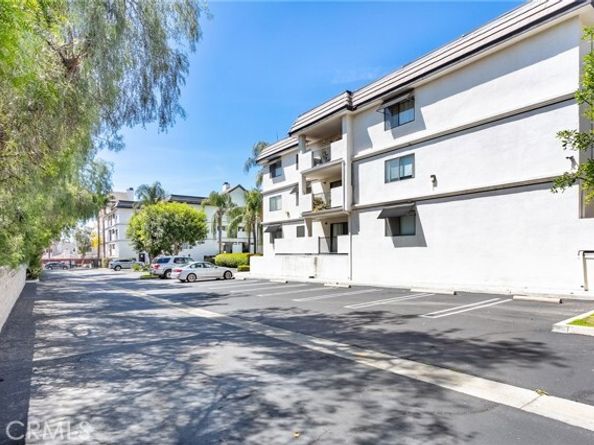 17735 Kinzie Street 112, Northridge (los Angeles) CA 91325