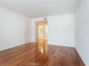17735 Kinzie Street 112, Northridge (los Angeles) CA 91325